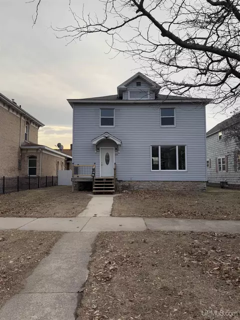 324 S 7th, Escanaba, MI 49829