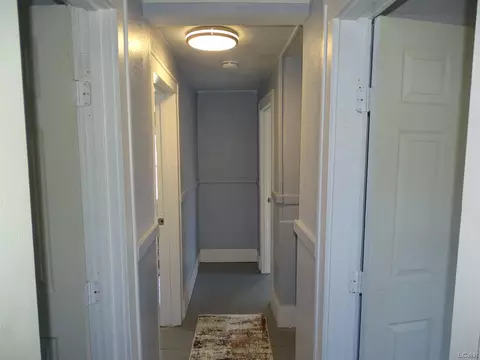 Entry Way - 917 N Broad, Adrian, MI 49221 photo 4 of 4