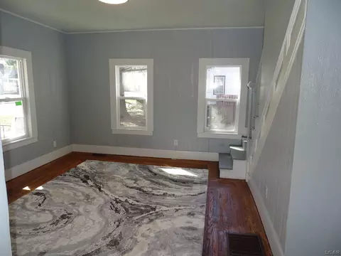 Living - 917 N Broad, Adrian, MI 49221 photo 2 of 4