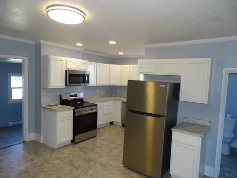 Kitchen - 917 N Broad, Adrian, MI 49221 photo 2 of 3