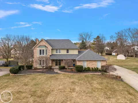 61449 Woodfield Way, Washington Township, MI 48094