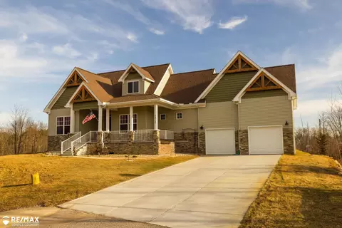 1313 Mccully, Fenton, MI 48430