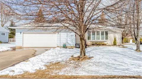 1626 S 18th, Escanaba, MI 49829