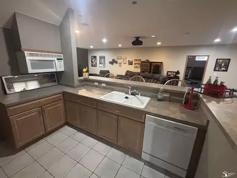 9175 Valetta, Temperance, MI 48182 photo 29