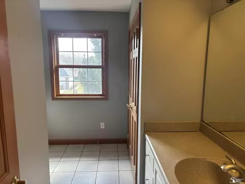 9175 Valetta, Temperance, MI 48182 photo 22