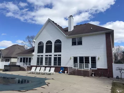 9175 Valetta, Temperance, MI 48182 photo 3