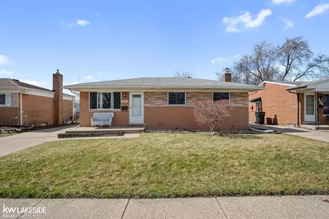 30559 J Carls, Roseville, MI 48066