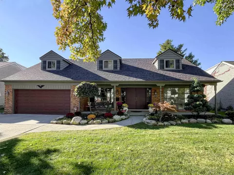639 Perrien, Grosse Pointe Woods, MI 48236