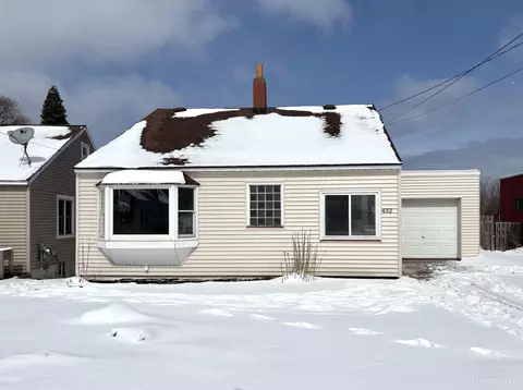 432 W W Rdg, Marquette, MI 49855