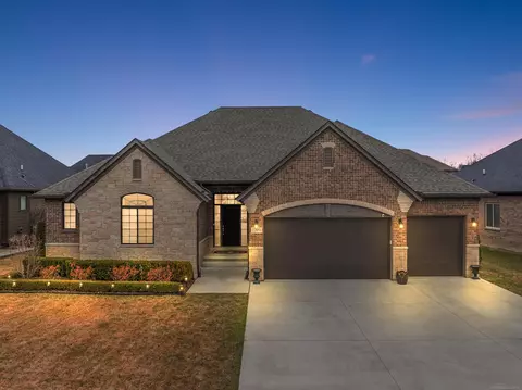 22051 Chaucer, Macomb, MI 48044