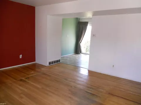 27559 Concord, Warren, MI 48093 photo 5