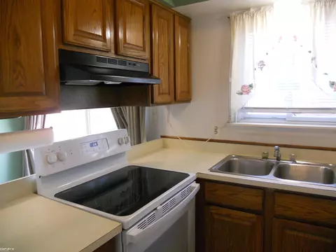 27559 Concord, Warren, MI 48093 photo 16