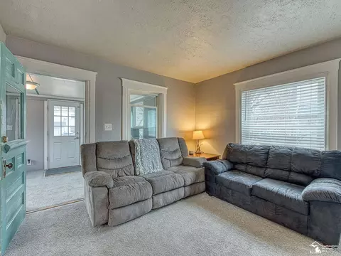 Living - 12865 Matthews, Carleton, MI 48117 photo 2 of 3