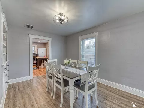 Dining - 12865 Matthews, Carleton, MI 48117 photo 2 of 3