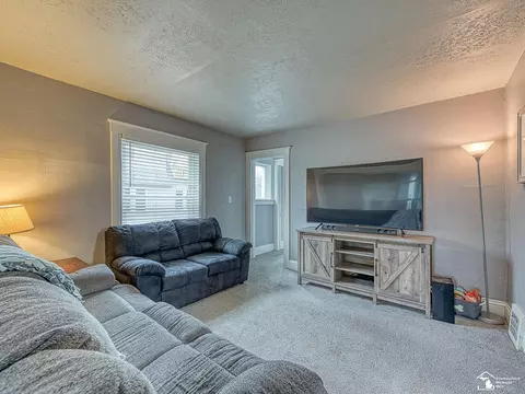Living - 12865 Matthews, Carleton, MI 48117 photo 3 of 3