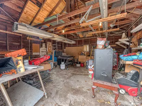 Exterior - 12865 Matthews, Carleton, MI 48117 photo 8 of 9