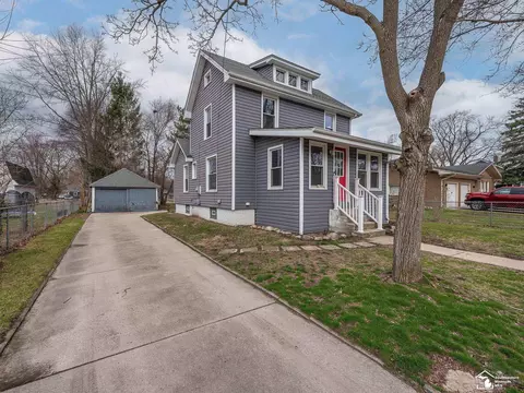 Exterior - 12865 Matthews, Carleton, MI 48117 photo 6 of 9