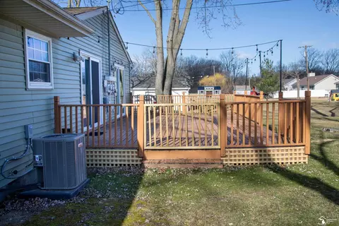 Exterior - 1121 Handy, Monroe, MI 48162 photo 8 of 16