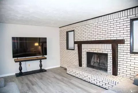Living - 1121 Handy, Monroe, MI 48162 photo 1 of 3