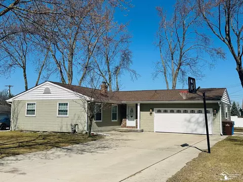 Exterior - 1121 Handy, Monroe, MI 48162 photo 2 of 16