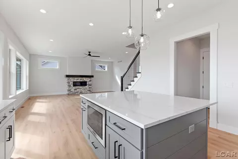 8076 Clarks Cv, Addison, MI 49220 photo 8