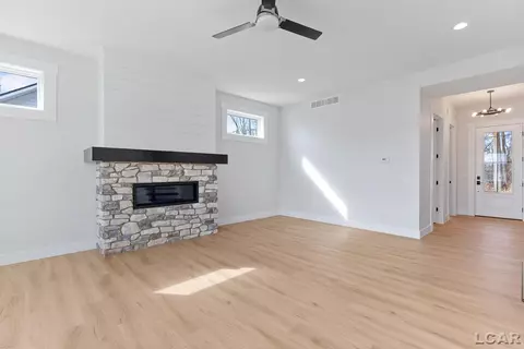 8076 Clarks Cv, Addison, MI 49220 photo 14