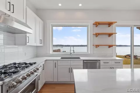 8076 Clarks Cv, Addison, MI 49220 photo 11