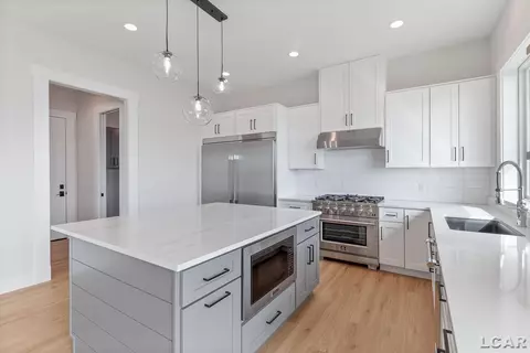 8076 Clarks Cv, Addison, MI 49220 photo 3