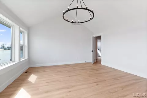 8076 Clarks Cv, Addison, MI 49220 photo 23