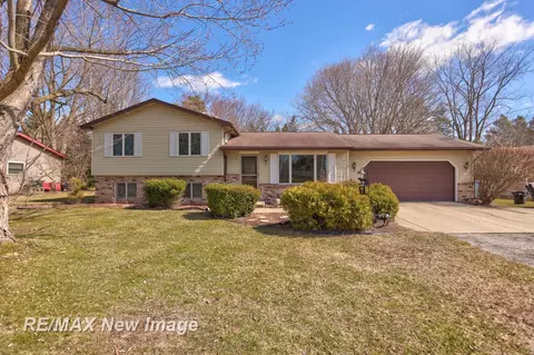 4132 Meadowbrook, Freeland, MI 48623