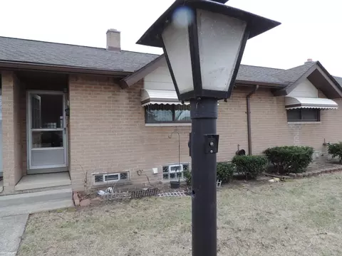 8401 18 Mile #J174, Sterling Heights, MI 48313