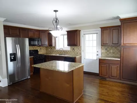 31807 Eiffel, Warren, MI 48088 photo 5