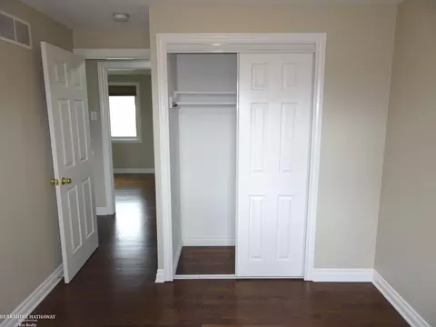 31807 Eiffel, Warren, MI 48088 photo 14