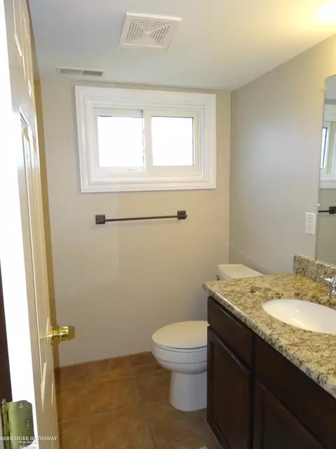 31807 Eiffel, Warren, MI 48088 photo 19