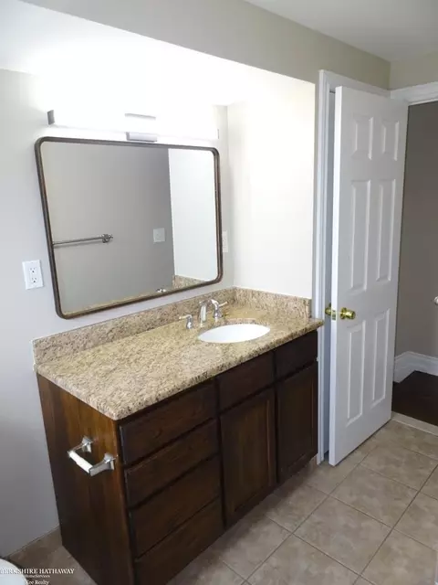 31807 Eiffel, Warren, MI 48088 photo 11