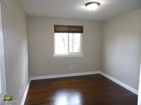 31807 Eiffel, Warren, MI 48088 photo 12