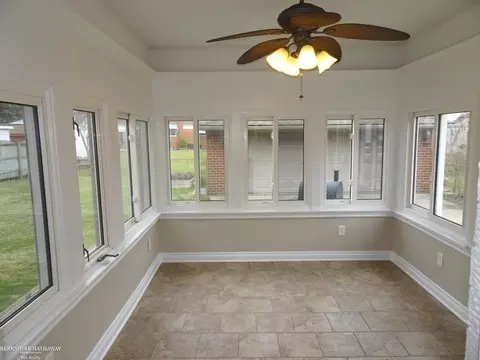 31807 Eiffel, Warren, MI 48088 photo 25