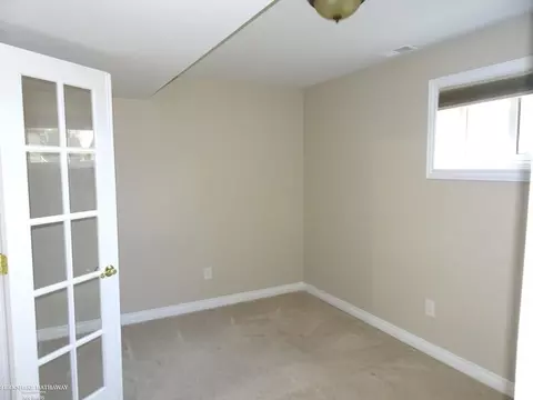 31807 Eiffel, Warren, MI 48088 photo 18