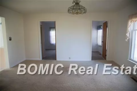 Living - 206 Prospect, Vassar, MI 48768 photo 2 of 5
