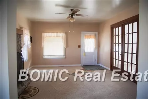 Living - 206 Prospect, Vassar, MI 48768 photo 3 of 5