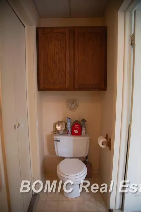 Bath - 206 Prospect, Vassar, MI 48768 photo 2 of 2