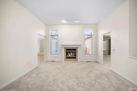 Living - 2172 Delaware, Temperance, MI 48182 photo 2 of 4