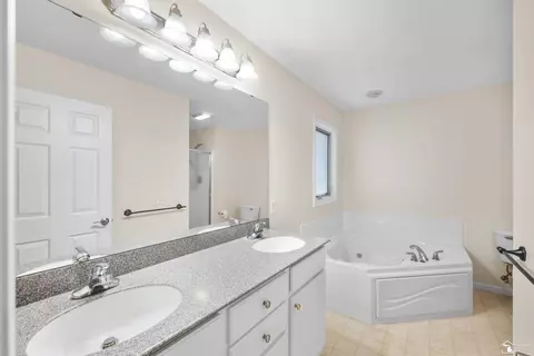 Bath - 2172 Delaware, Temperance, MI 48182 photo 2 of 2