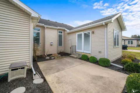 Exterior - 2172 Delaware, Temperance, MI 48182 photo 9 of 10