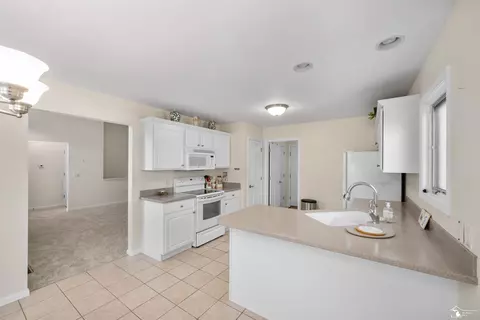 Kitchen - 2172 Delaware, Temperance, MI 48182 photo 1 of 3