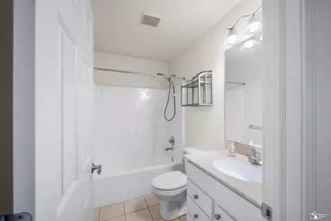 Bath - 2172 Delaware, Temperance, MI 48182 photo 1 of 2