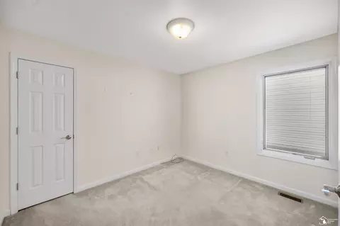 Bedroom - 2172 Delaware, Temperance, MI 48182 photo 3 of 6