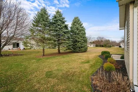 Exterior - 2172 Delaware, Temperance, MI 48182 photo 4 of 10