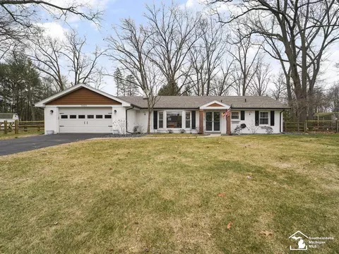 3323 Deepwood, Lambertville, MI 48144