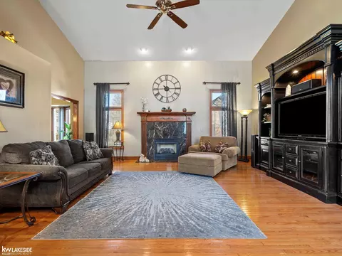 18191 Huron, Macomb, MI 48042 photo 9